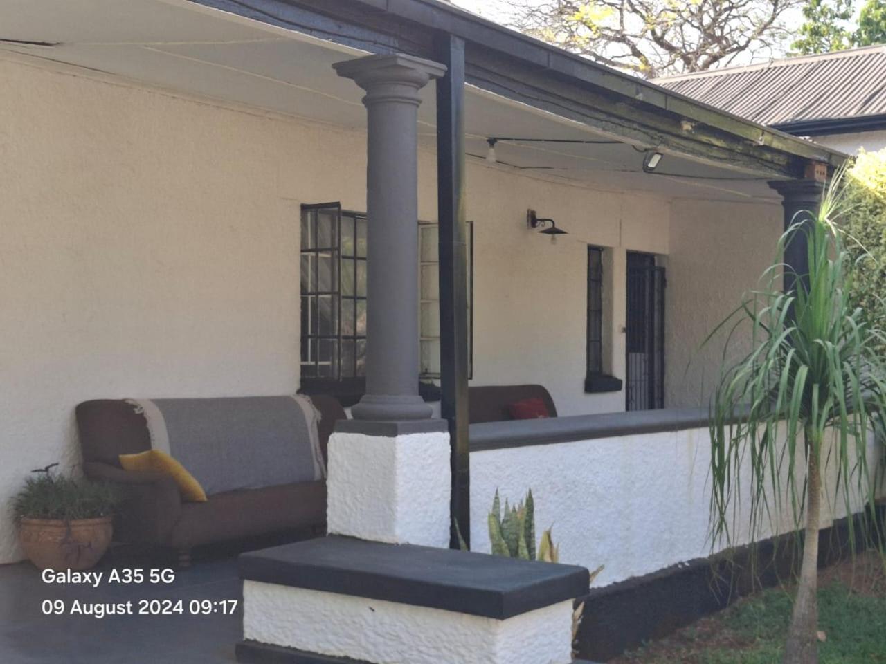 Choice Backpackers Lodge Bulawayo Exterior photo